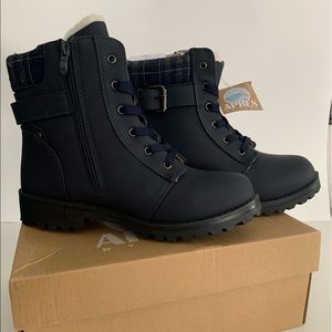 APRES boots ladies size 9